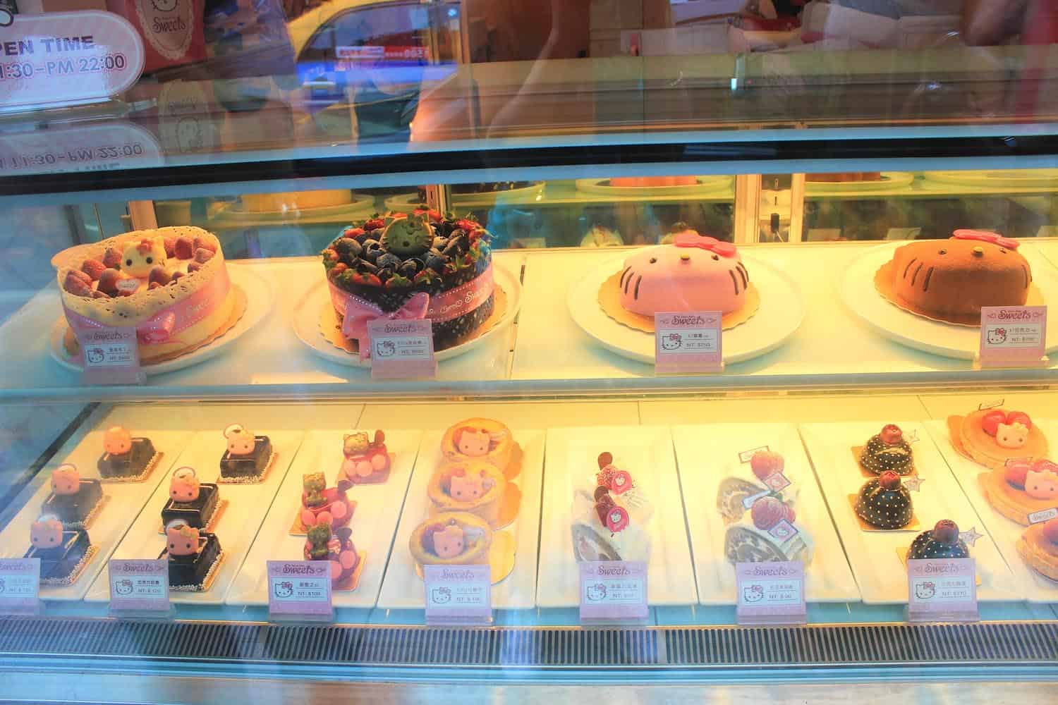 Helly Kitty cakes at a cafe in Taipei