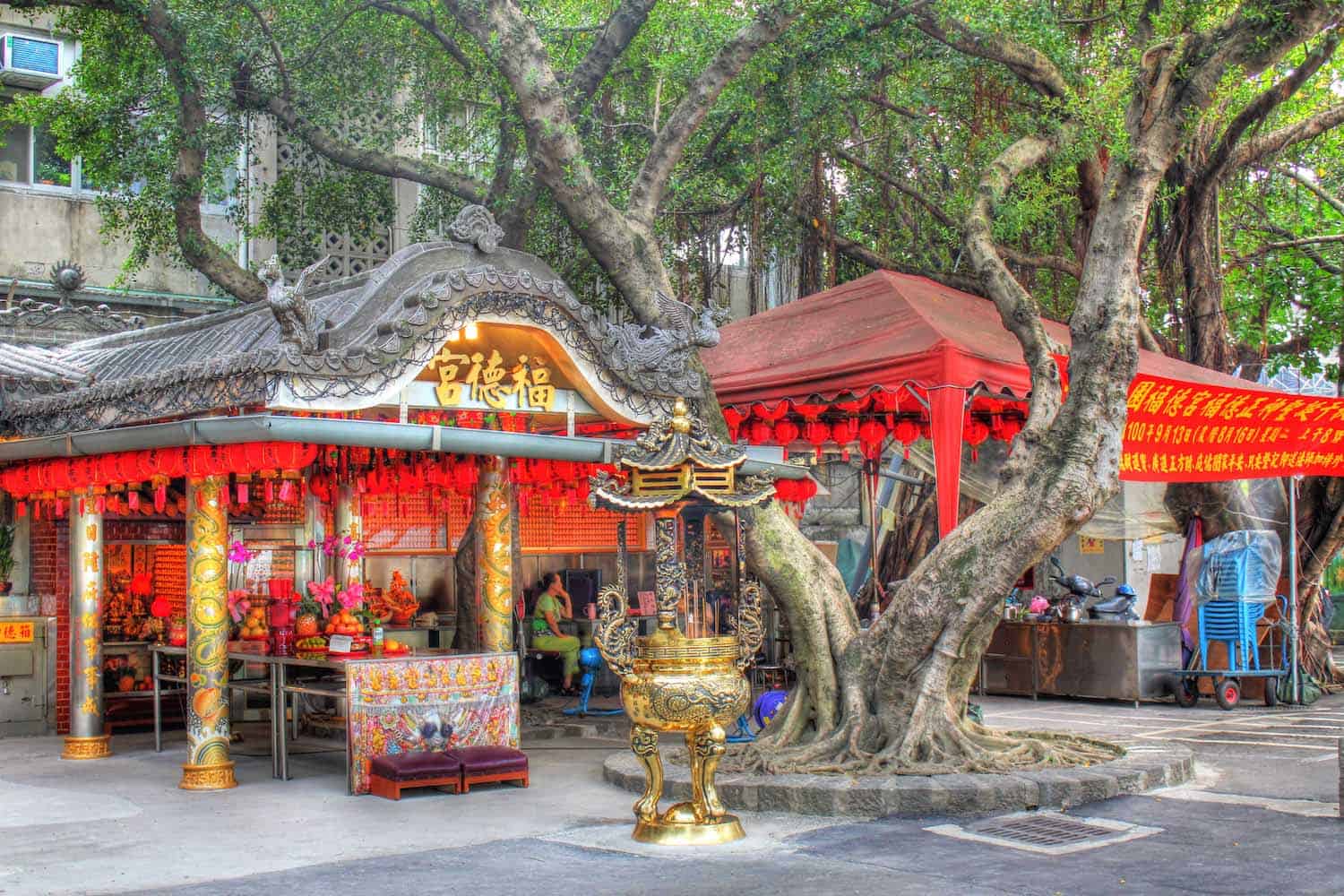 colourful temple at taipei