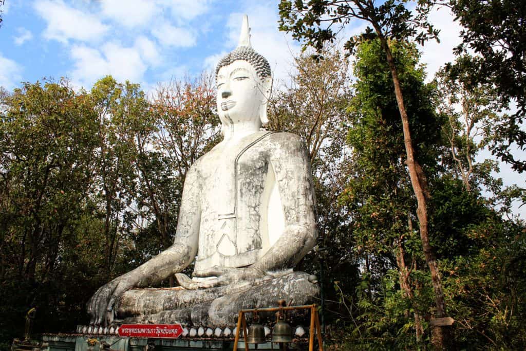 Wat Analayo White Buddha