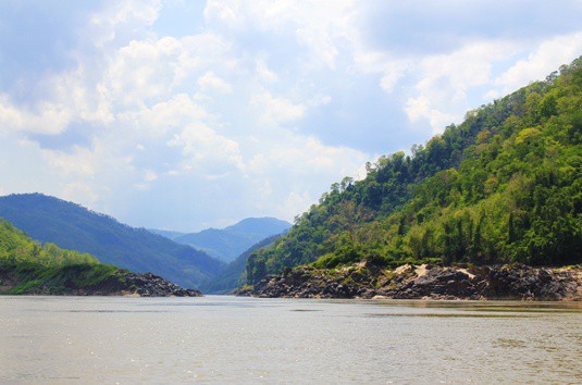 scenery on the slow boat to luang prabang
