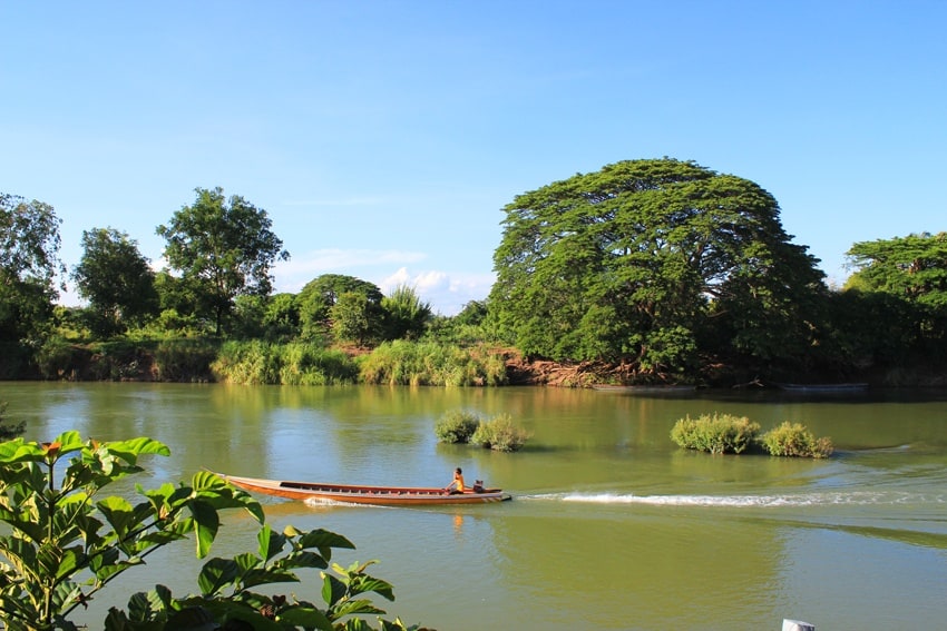 boat on the mekong, don det boat on the mekong, don det