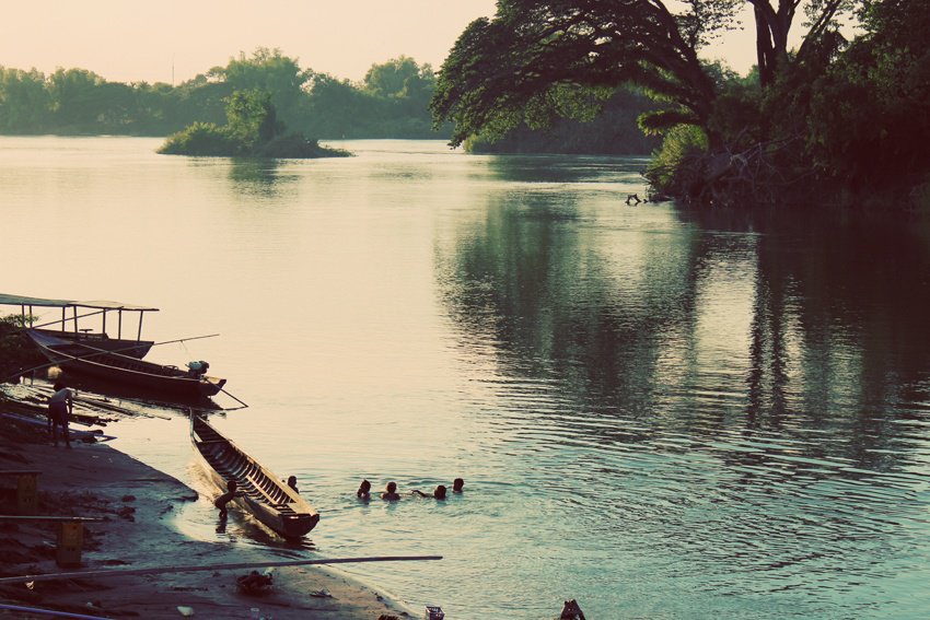 children in the mekong, don det