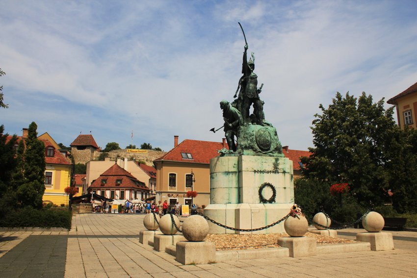 statue in eger hungary