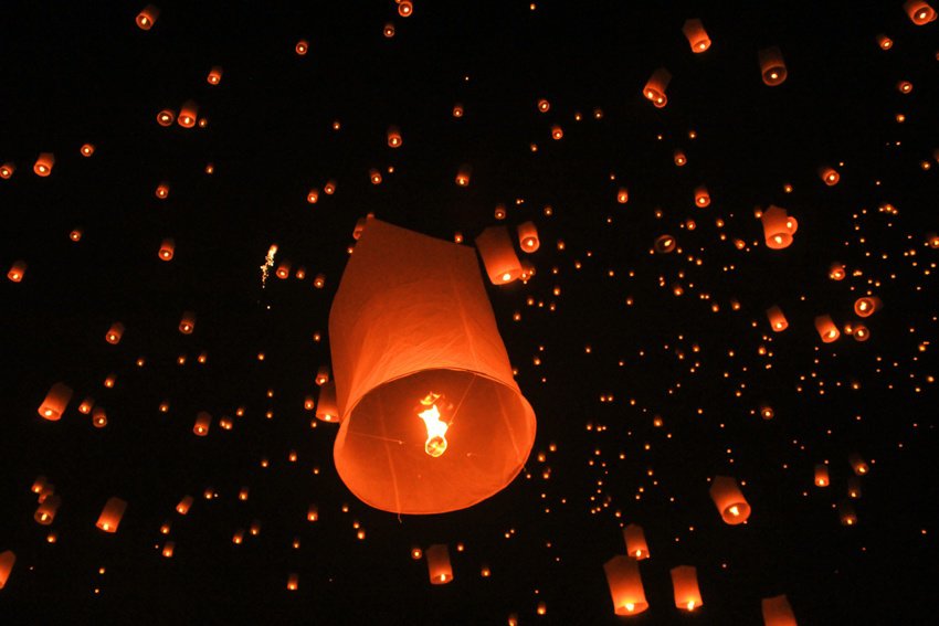 Yi Peng Mae Jo lantern release