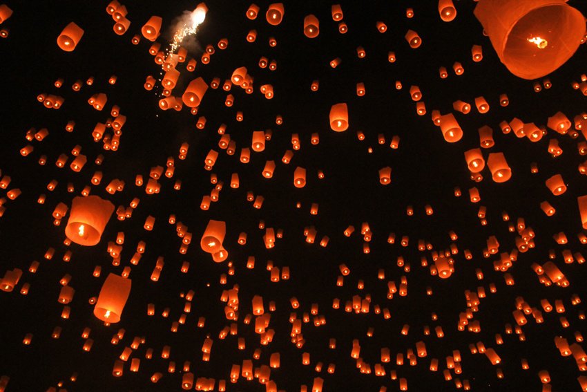 Yi Peng Mae Jo lantern release