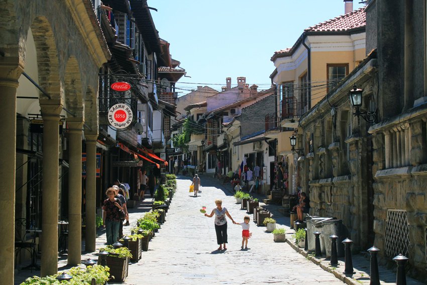 Streets of Veliko Tarnovo Streets of Veliko Tarnovo
