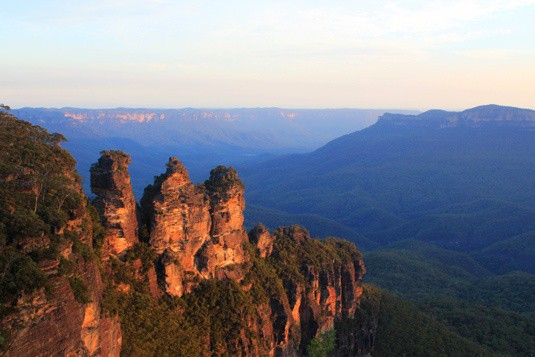 The Three Sisters at sunset, Blue Mountains