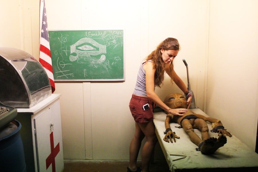 performing an autopsy in roswell alien zone