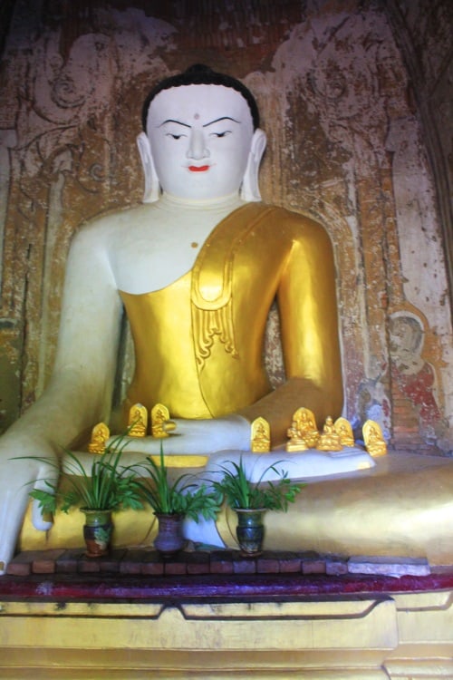 golden buddha in bagan