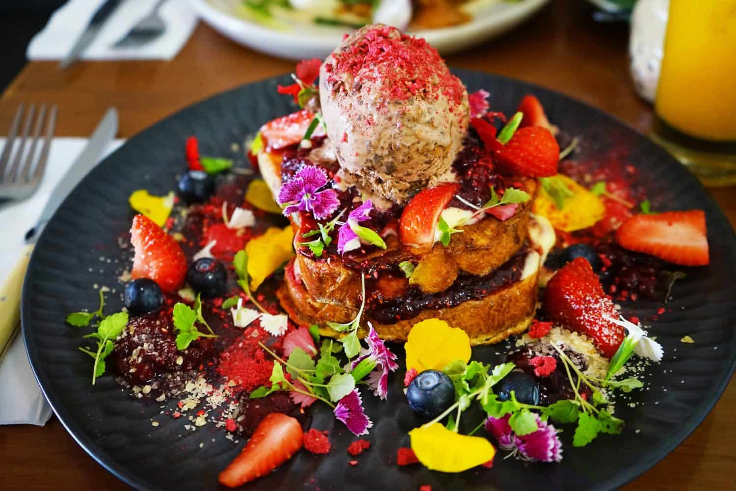 I wouldn't be able to afford to eat many brunches like this if I chose to live in Australia! 