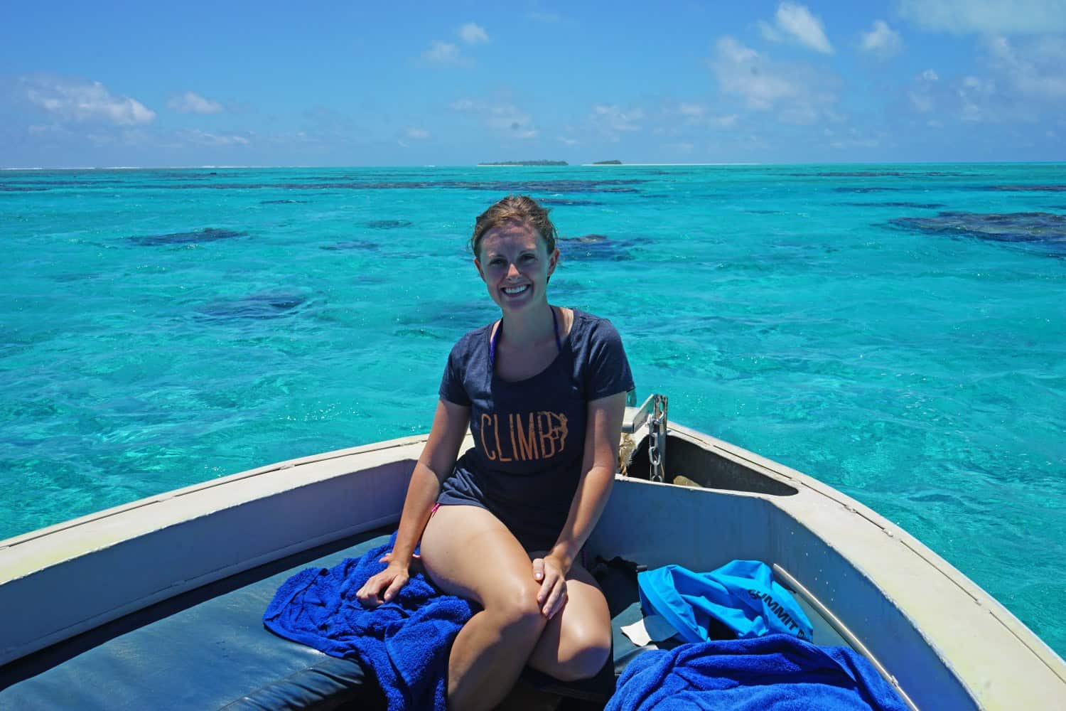 Cruising Aitutaki's lagoon!