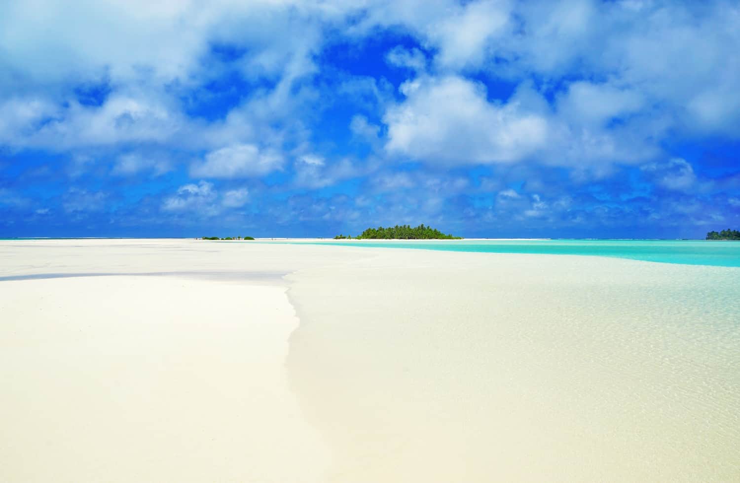 Sand bar in Aitutaki