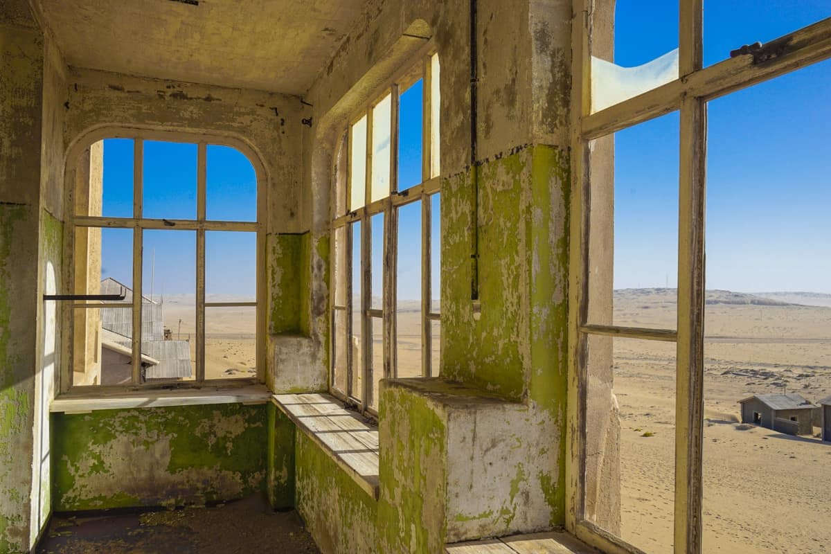 Green walls and views of Kolmanskop