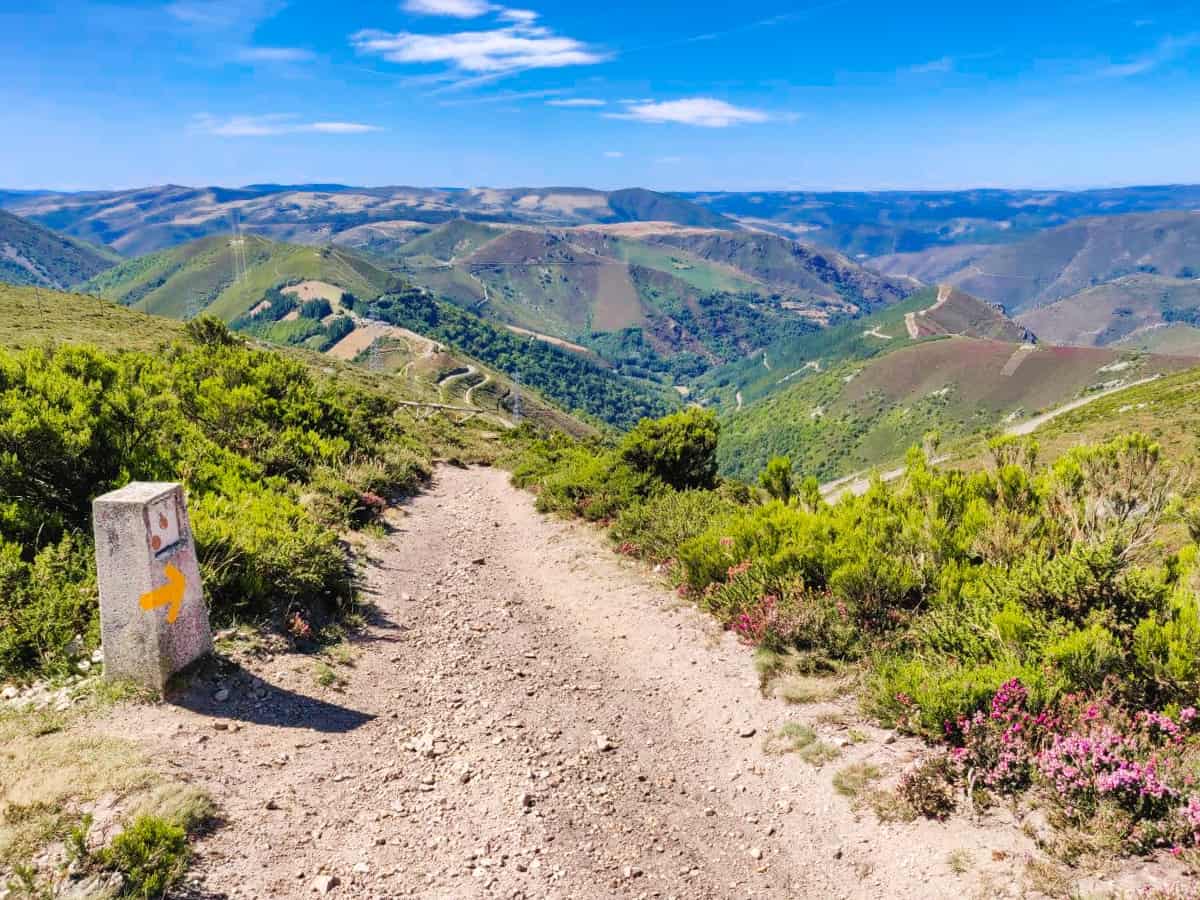 Steep drop on the Hospitalares route