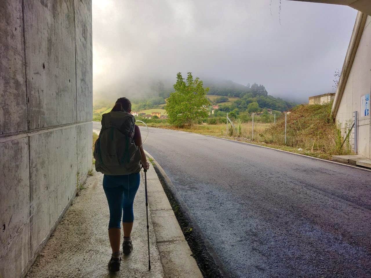 girl walking camino primitivo