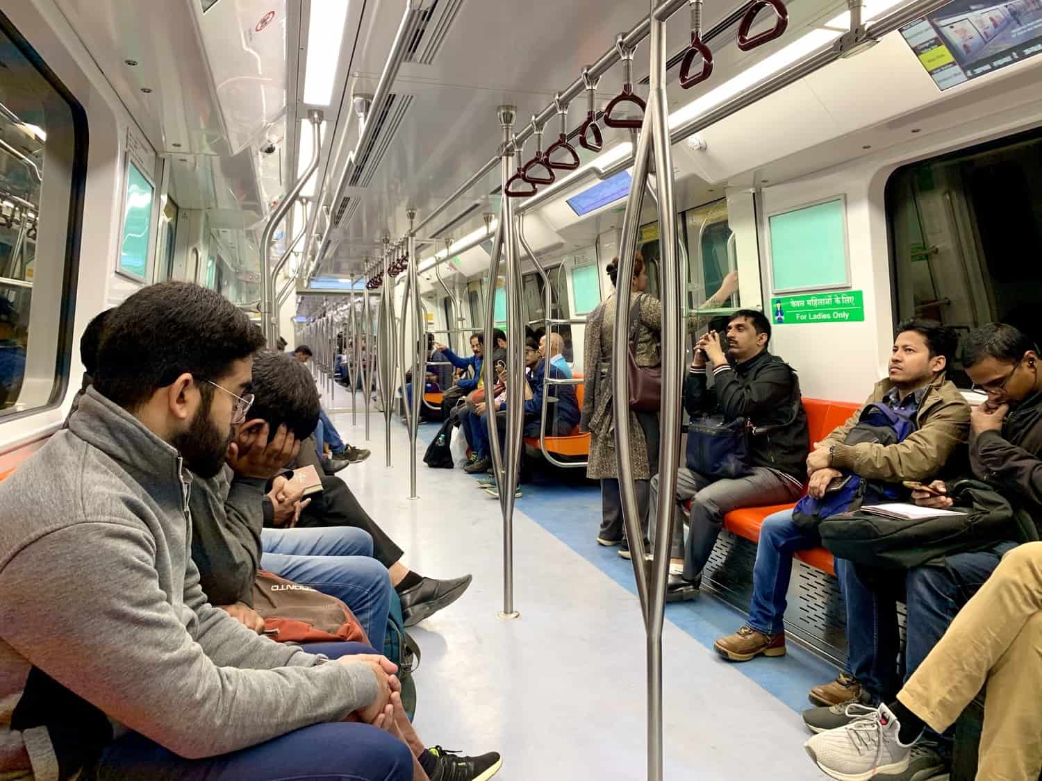 carriage on the delhi metro