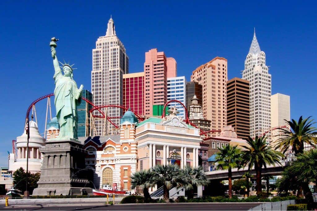 Statue of Liberty on Las Vegas Strip fitted with her own face mask