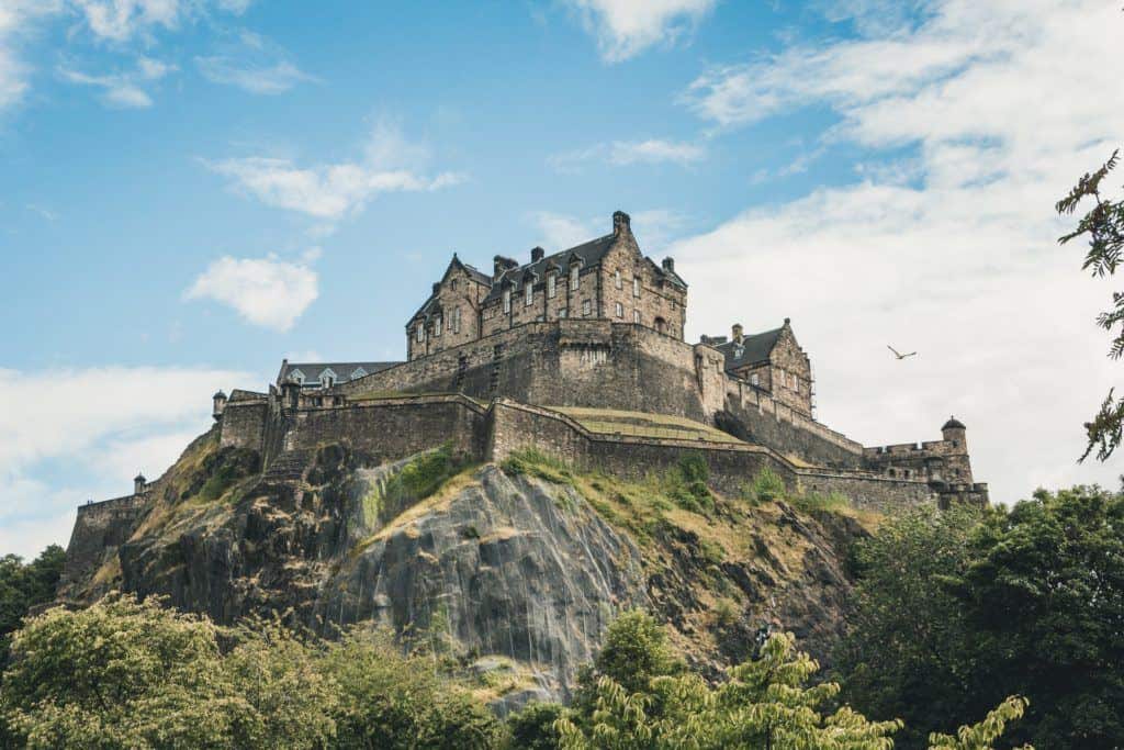 reasons to visit edinburgh scotland