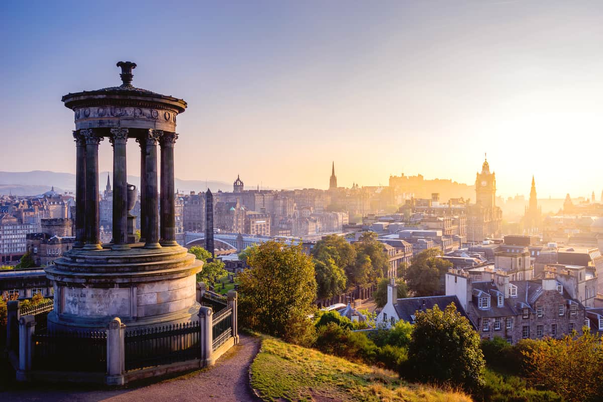 reasons to visit edinburgh scotland