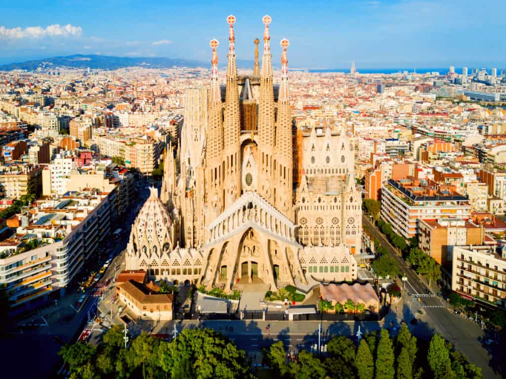 28 Wonderful Things to Do in Barcelona, Spain – Never Ending Footsteps