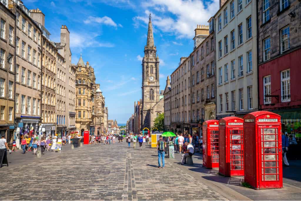 reasons to visit edinburgh scotland