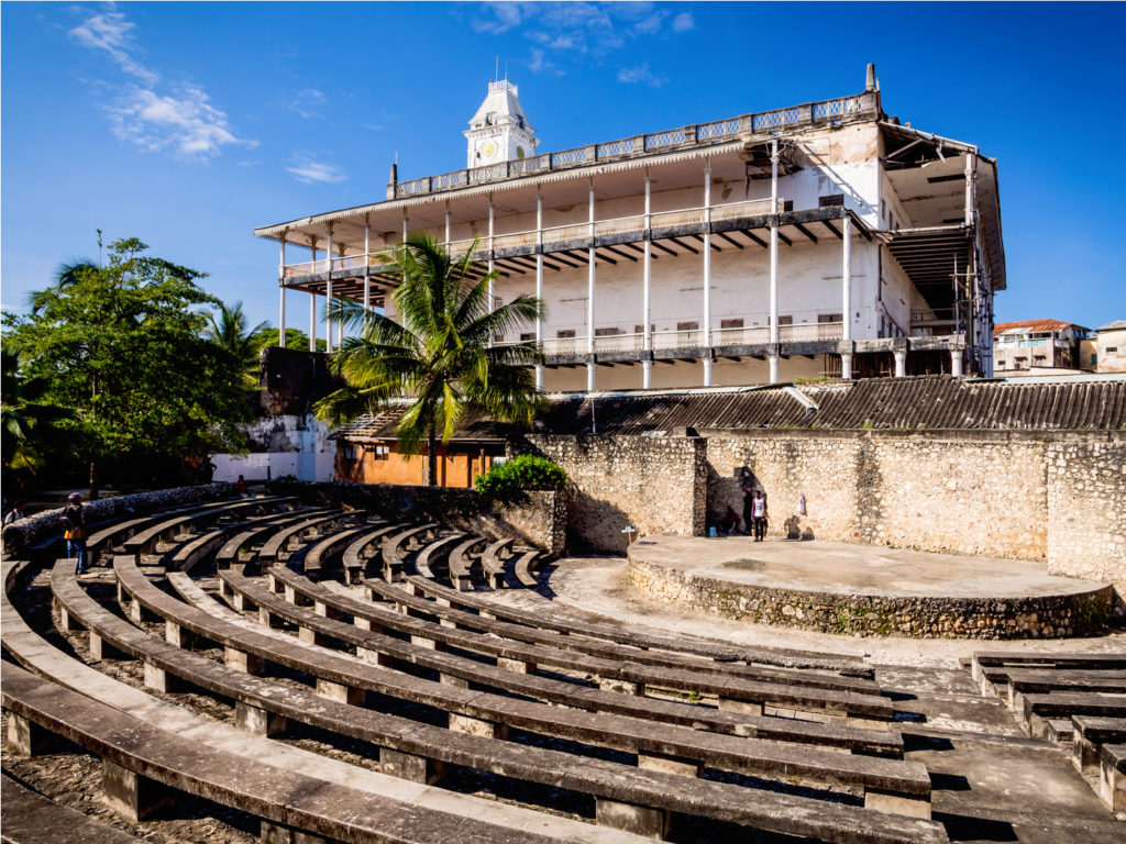 travel on budget zanzibar