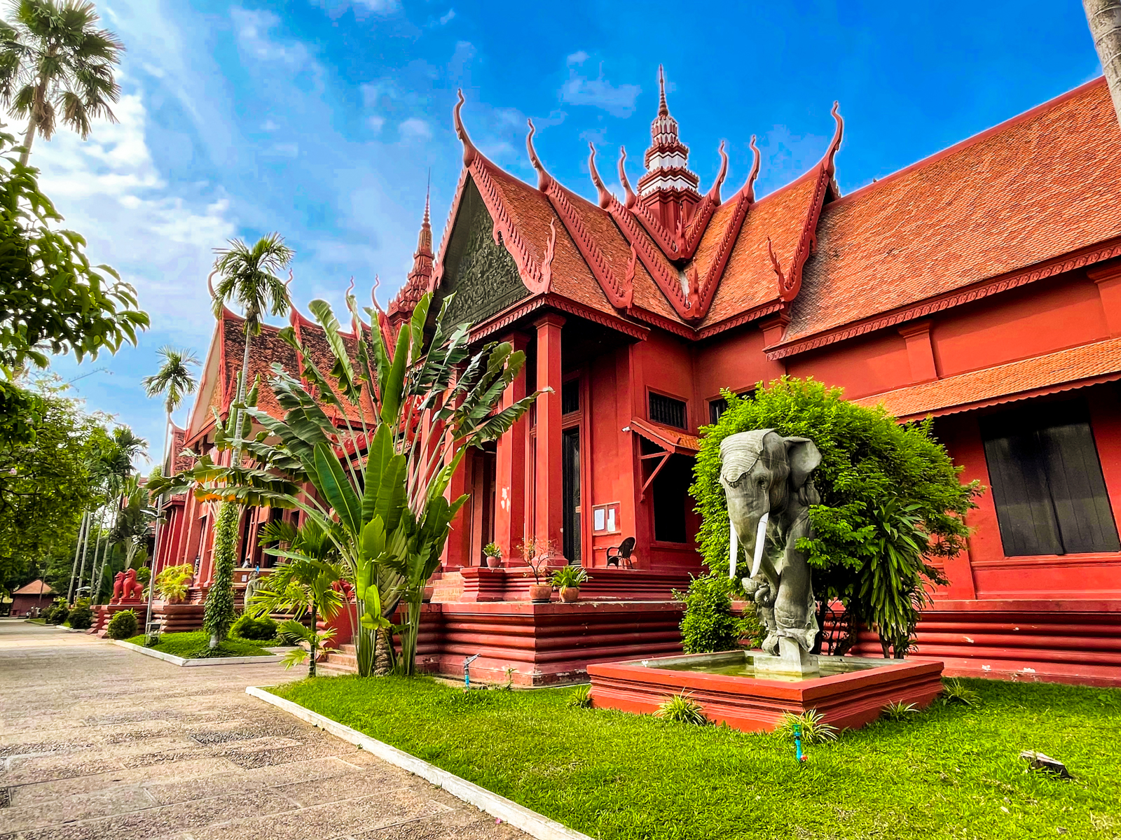 tourist information phnom penh